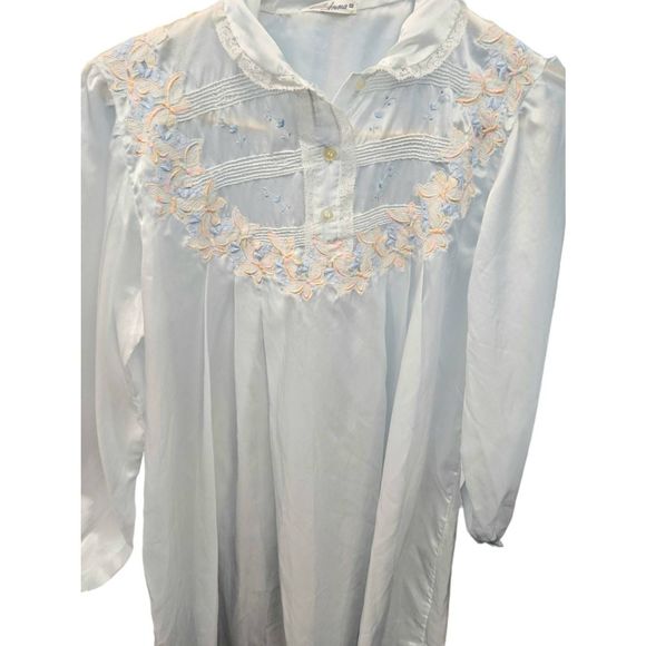 Vintage Anna Light Blue Embroidered Nightgown size Large - Picture 4 of 8